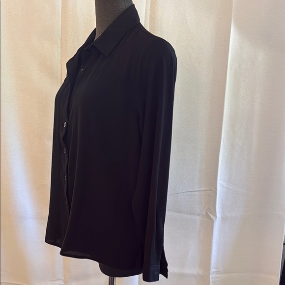 Classic Black Women's Button-Up Top Medium. - Picture 6 of 8
